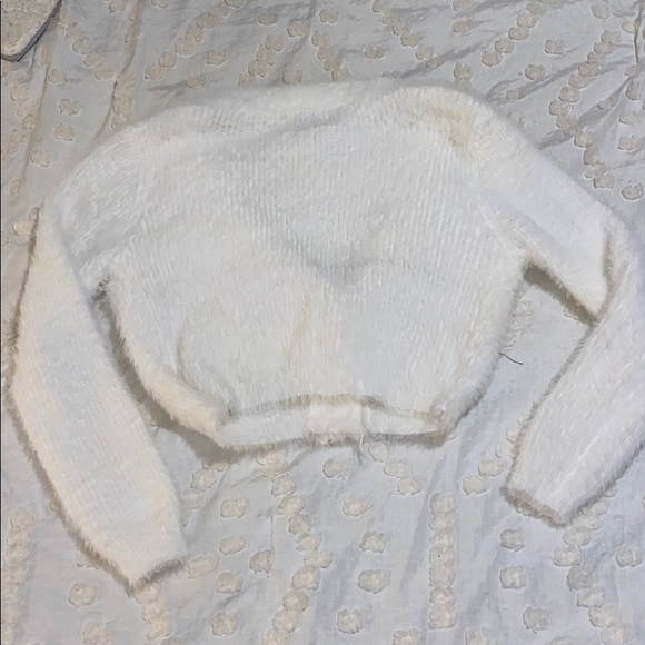 Soft Cropped Sweater - Picture 4 of 4